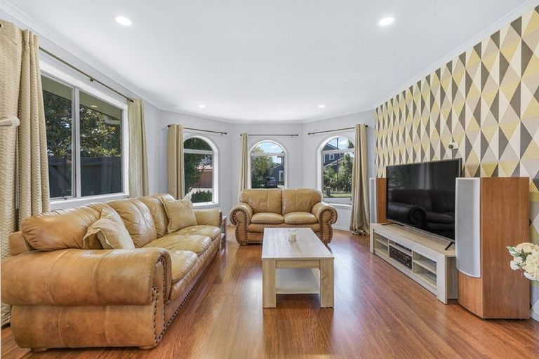 Photo of property in 70 Nielsen Gardens, Rototuna, Hamilton, 3210