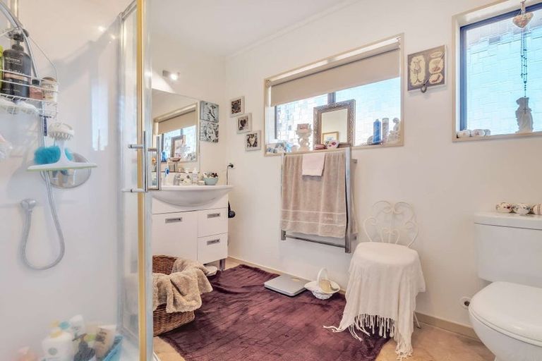 Photo of property in 3/7 Gerald Stokes Avenue, Helensville, 0800