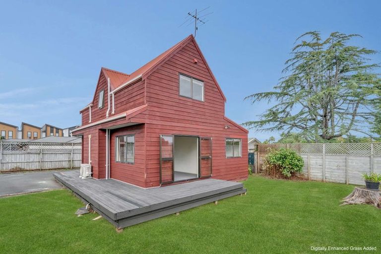 Photo of property in 3/54 Swanson Road, Henderson, Auckland, 0610