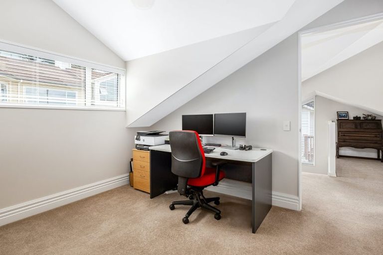 Photo of property in 5 Curnow Way, Kaiwharawhara, Wellington, 6035