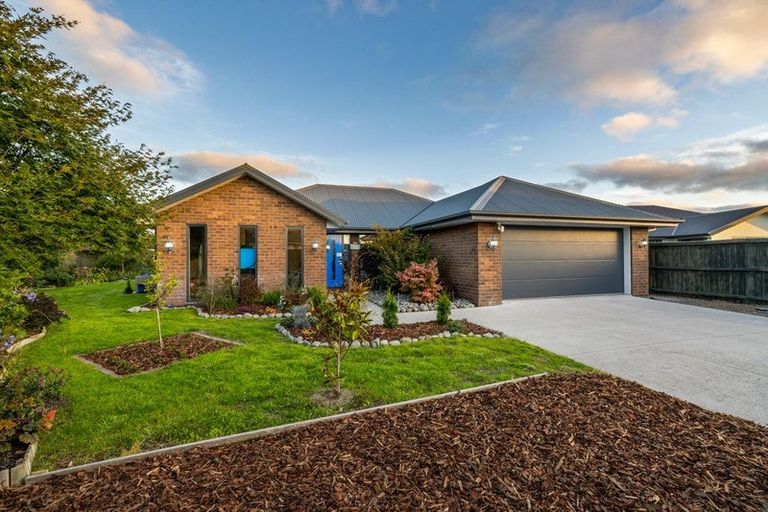 Photo of property in 11 Wakeman Way, Kaiapoi, 7630