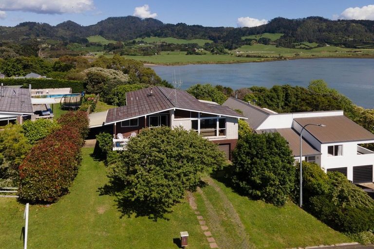 Photo of property in 5 Moana Drive, Tanners Point, Katikati, 3177