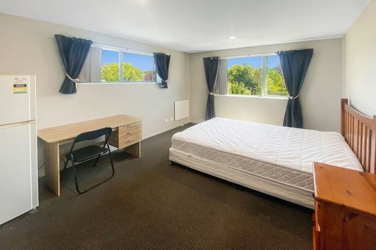 Photo of property in 100a Rattray Street, Riccarton, Christchurch, 8041