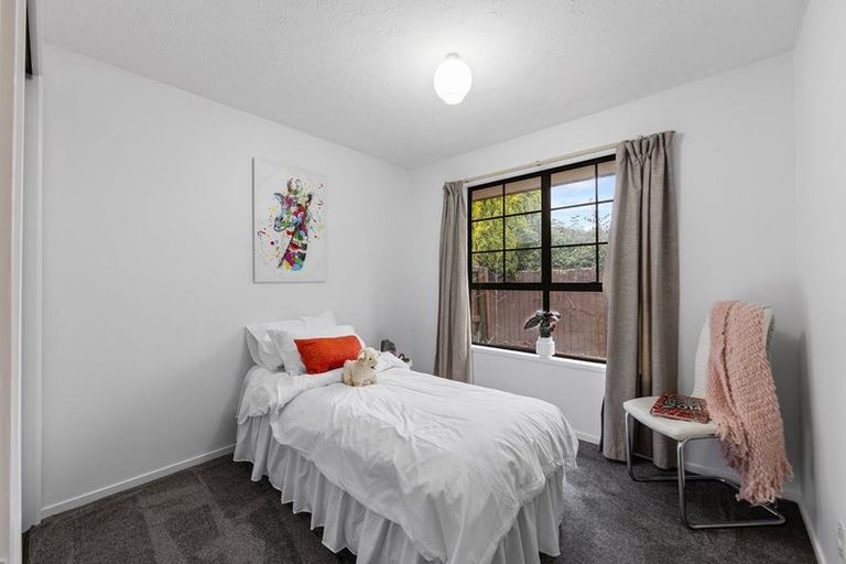 Photo of property in 2/17a Dalrye Place, Ilam, Christchurch, 8041