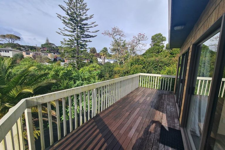 Photo of property in 10c Matipo Road, Mairangi Bay, Auckland, 0630