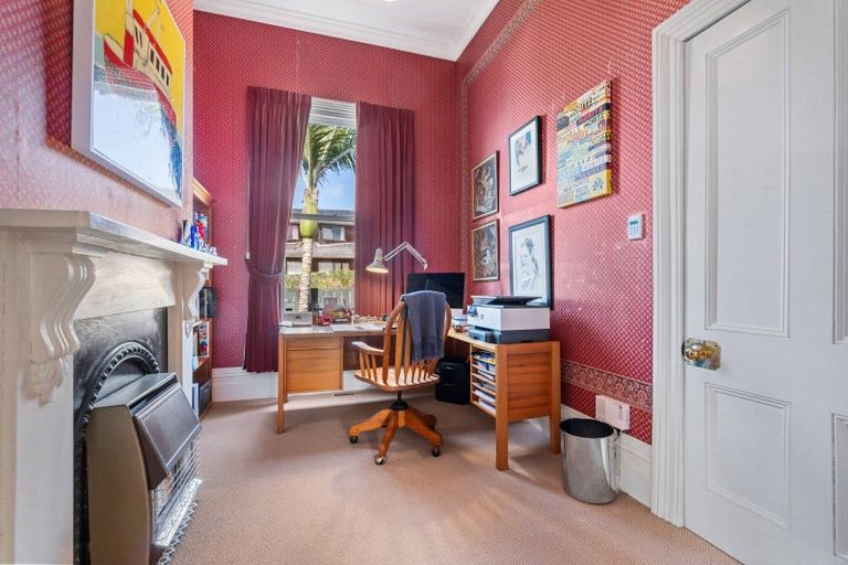 Photo of property in 42 King Edward Parade, Devonport, Auckland, 0624