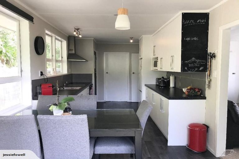 Photo of property in 29 Beaumont Crescent, Frankleigh Park, New Plymouth, 4310