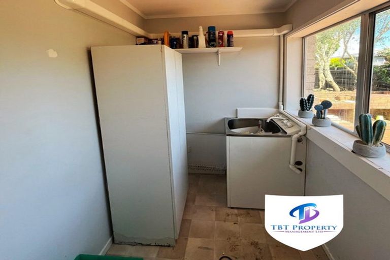 Photo of property in 9a Levaut Place, Half Moon Bay, Auckland, 2012