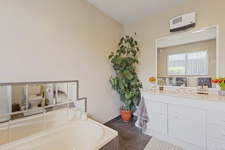 Photo of property in 6 Pearce Place, Kaiapoi, 7630