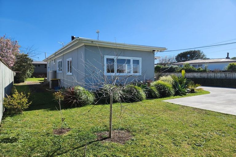 Photo of property in 464 South Road, Omata, New Plymouth, 4374
