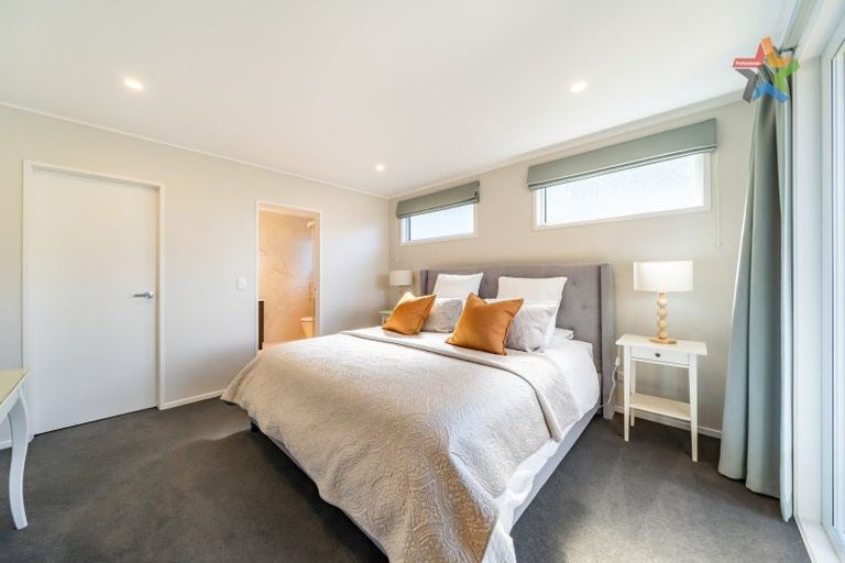 Photo of property in 24 Magnolia Grove, Maungaraki, Lower Hutt, 5010