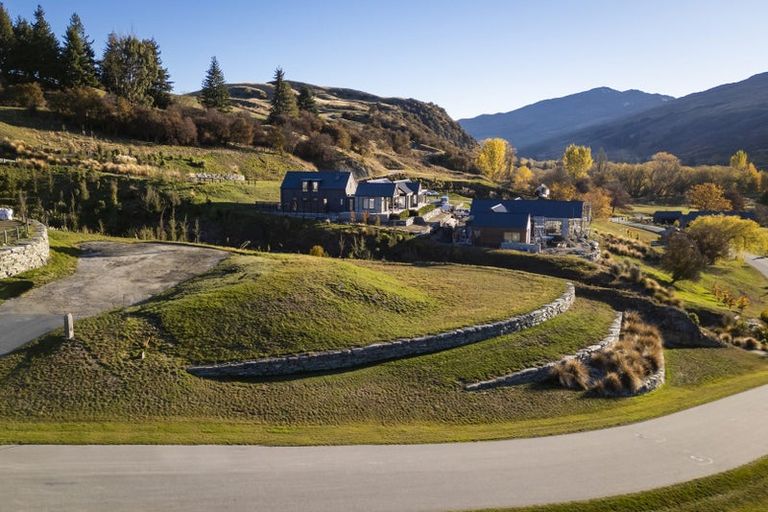 Photo of property in 14 Dalgleish Lane, Arrowtown, 9371