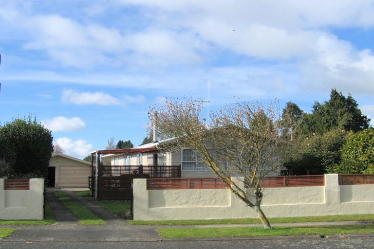 Photo of property in 63 Karen Crescent, Dinsdale, Hamilton, 3204