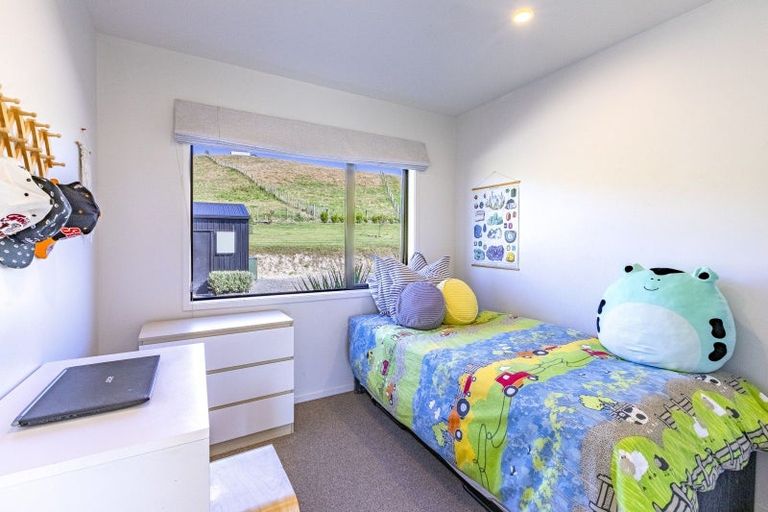 Photo of property in 53 Highlands Drive, Waipawa, 4210