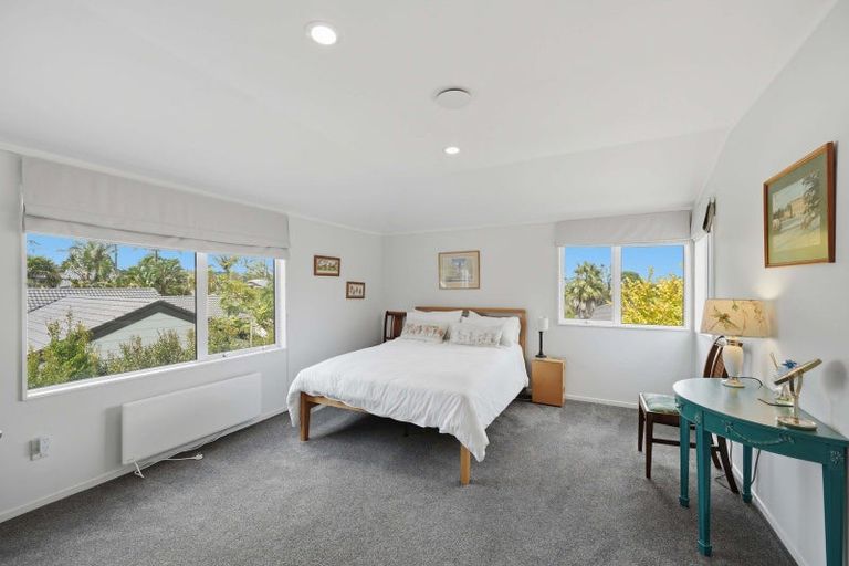 Photo of property in 16 Waipuia Place, Greenhithe, Auckland, 0632