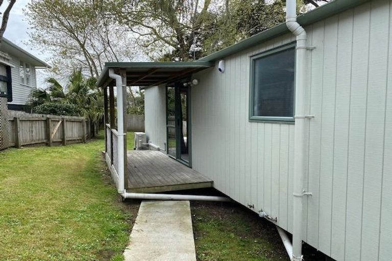 Photo of property in 30 Leaver Place, Weymouth, Auckland, 2103