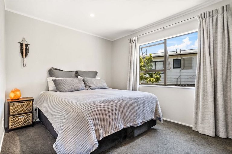 Photo of property in 25a Wallace Road, Ranui, Auckland, 0612