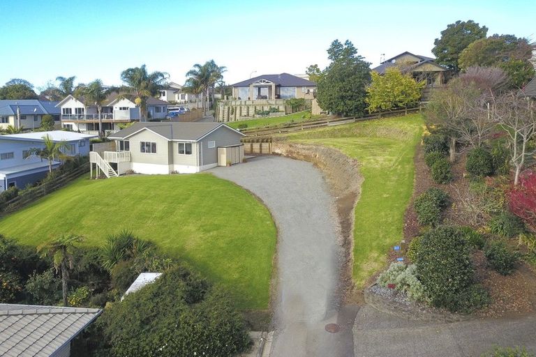 Photo of property in 181f Omokoroa Road, Omokoroa, 3114