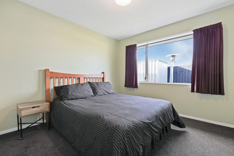 Photo of property in 73 Coolspring Way, Redwood, Christchurch, 8051
