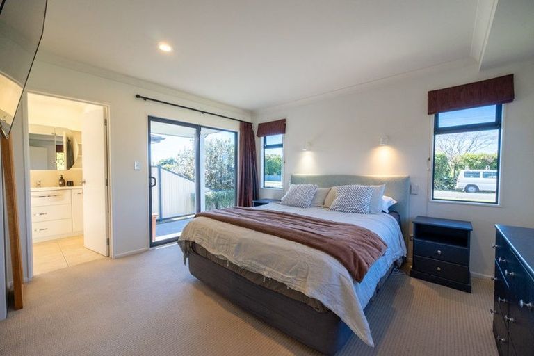 Photo of property in 17 Napier Street, Jervoistown, Napier, 4112