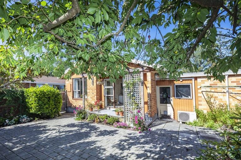 Photo of property in Birchdale Courts, 1/69a Yaldhurst Road, Sockburn, Christchurch, 8042