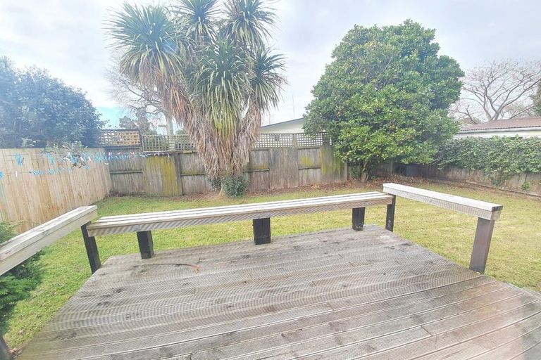 Photo of property in 77a Pahiatua Street, Hokowhitu, Palmerston North, 4410