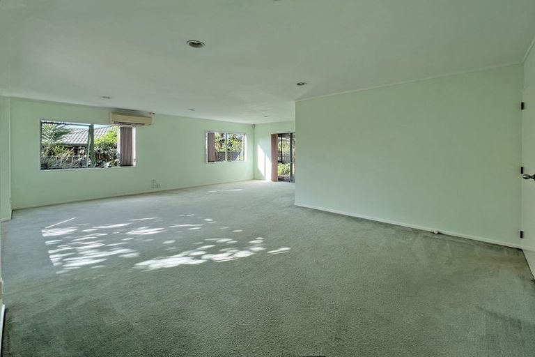 Photo of property in 6 Waylen Place, Burswood, Auckland, 2013