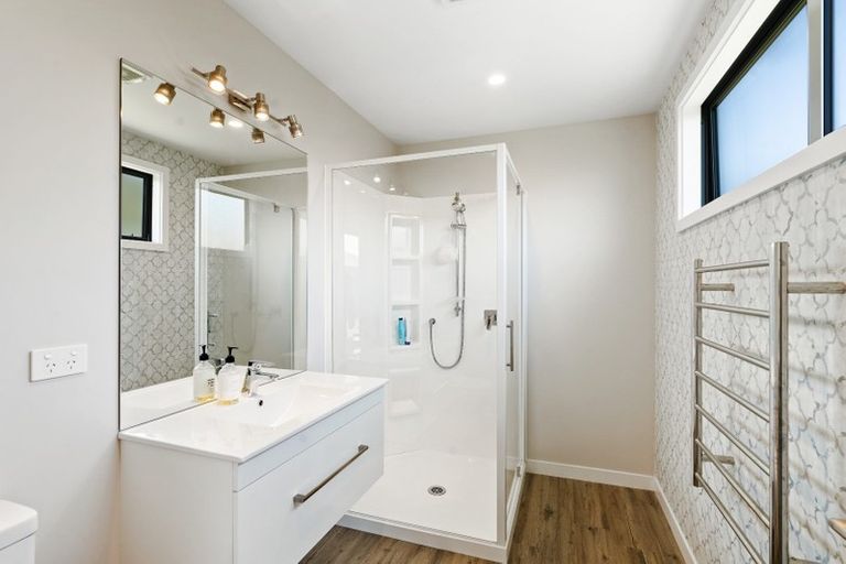 Photo of property in 5 Pepperwood Green, Albert Town, Wanaka, 9305