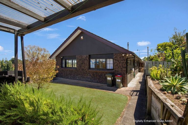 Photo of property in 2 Montgomery Road, Otamatea, Whanganui, 4501