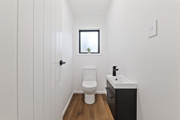 Photo of property in 11 Marina Grove, Frankleigh Park, New Plymouth, 4310