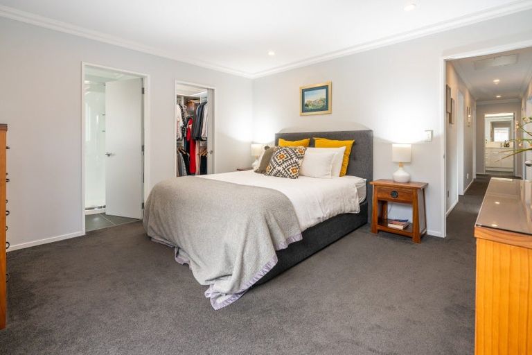 Photo of property in 15 Belize Grove, Grenada Village, Wellington, 6037