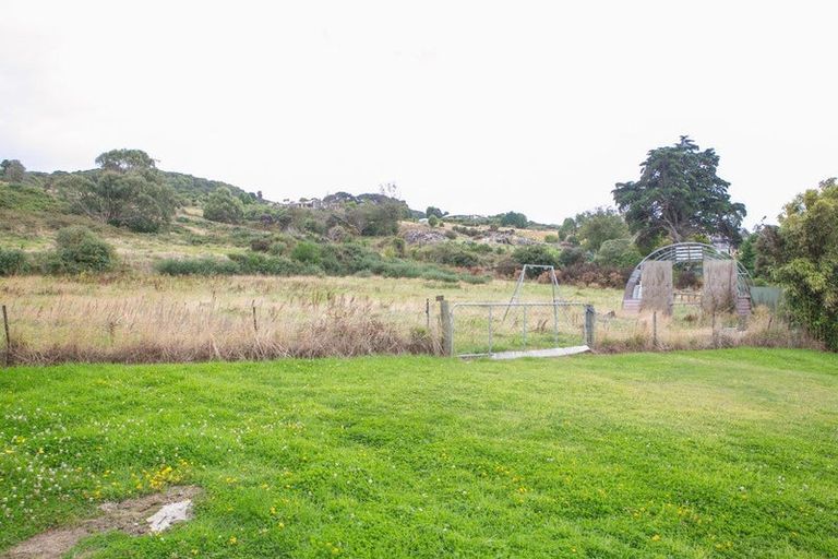 Photo of property in 14 Marine Parade, Bluff, 9814