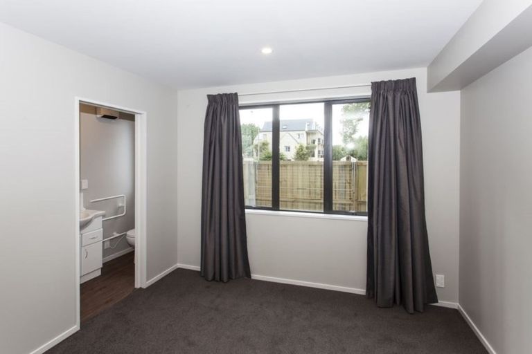 Photo of property in 2/422 Barbadoes Street, Edgeware, Christchurch, 8013