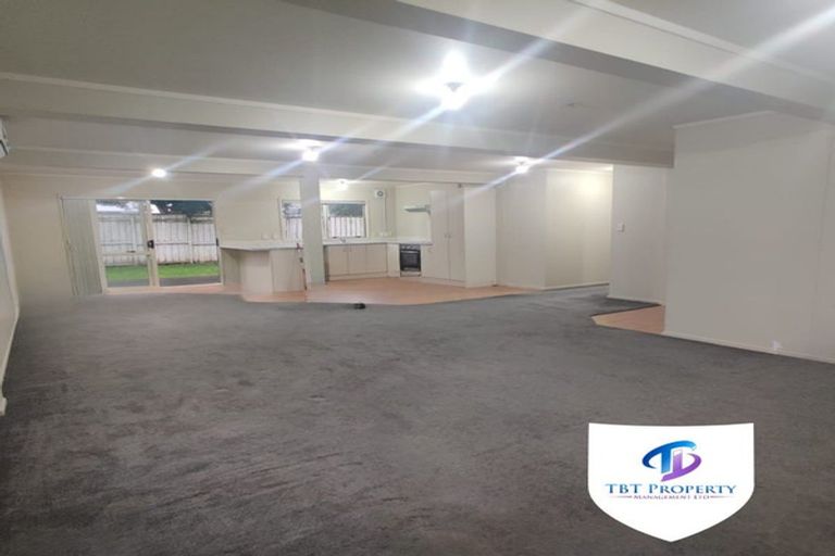 Photo of property in 3/240 Pakuranga Road, Pakuranga Heights, Auckland, 2010