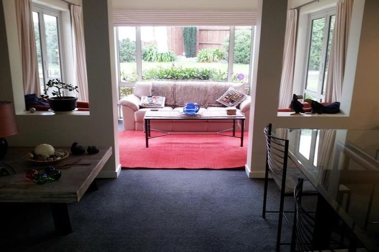 Photo of property in 5 Matthew Place, Kawaha Point, Rotorua, 3010