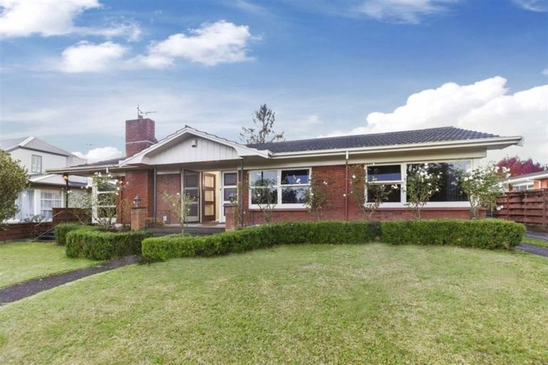 Photo of property in 4 Lynwood Place, Chedworth, Hamilton, 3210