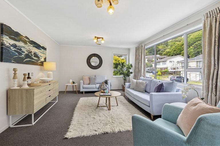 Photo of property in 15 Fyvie Avenue, Tawa, Wellington, 5028