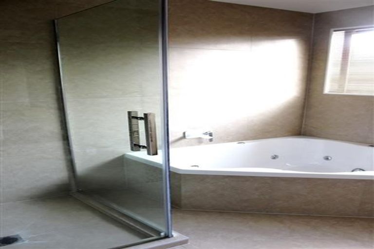 Photo of property in 48 Hughs Way, Flat Bush, Auckland, 2019