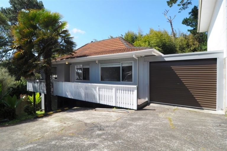 Photo of property in 1/333 Triangle Road, Massey, Auckland, 0614
