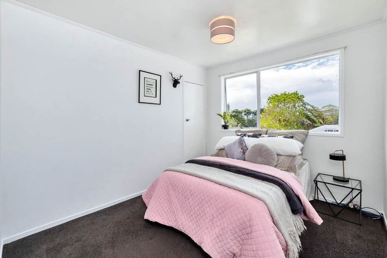 Photo of property in 1/18 Clensmore Place, Torbay, Auckland, 0630