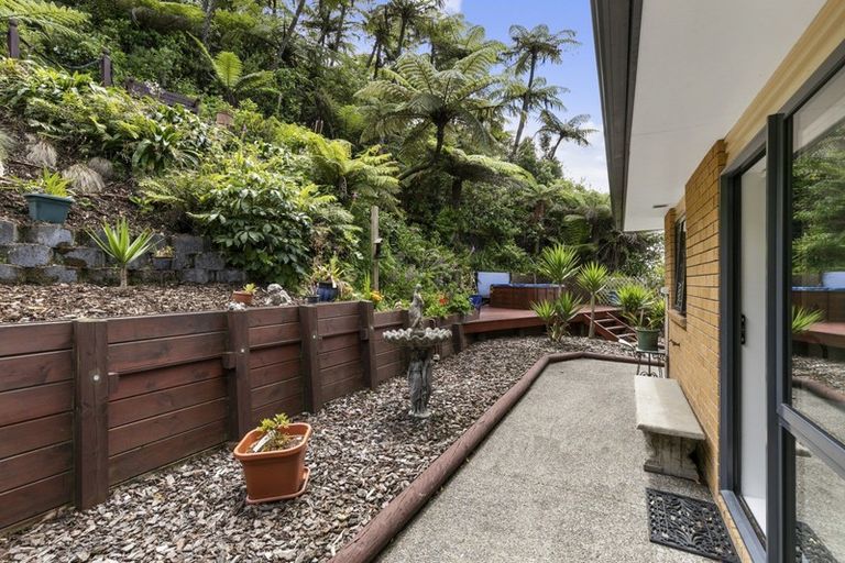 Photo of property in 14 Arahiwi Grove, Tirohanga, Lower Hutt, 5010