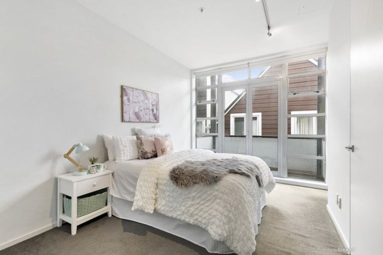 Photo of property in Vespa Apartments, 303/20 Hanson Street, Mount Cook, Wellington, 6021