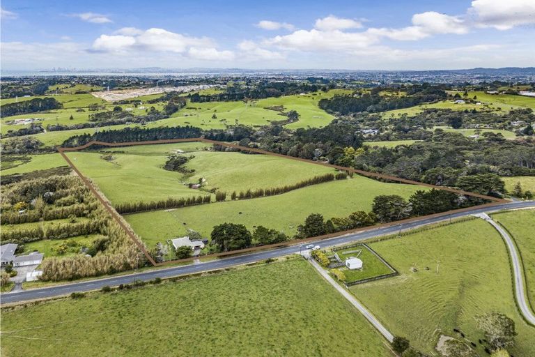 Photo of property in 257 Red Hills Road, Massey, Henderson, 0782