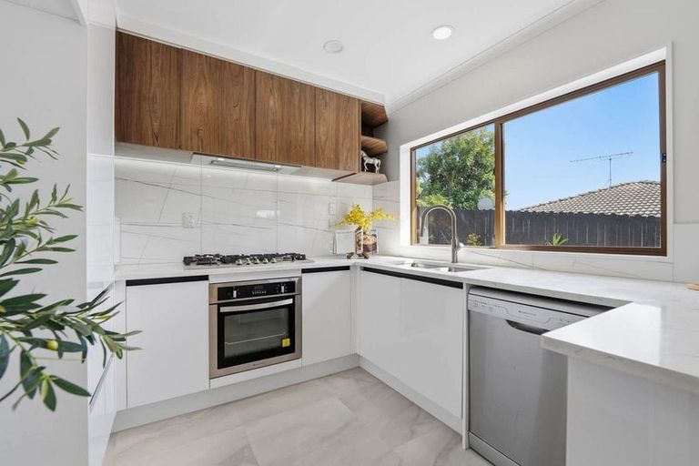 Photo of property in 8 Caldecote Place, Flat Bush, Auckland, 2019
