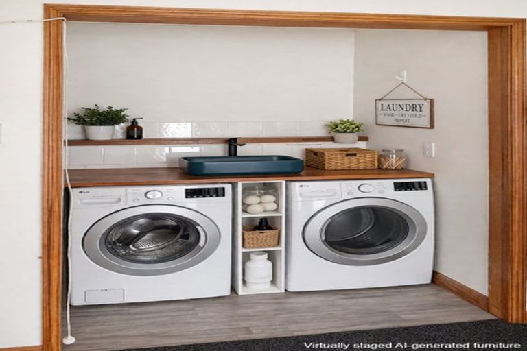 Photo of property in 62 Romilly Street, Westport, 7825