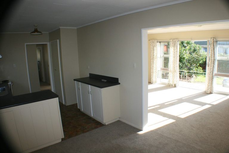 Photo of property in 15 Skerrett Crescent, Tamatea, Napier, 4112