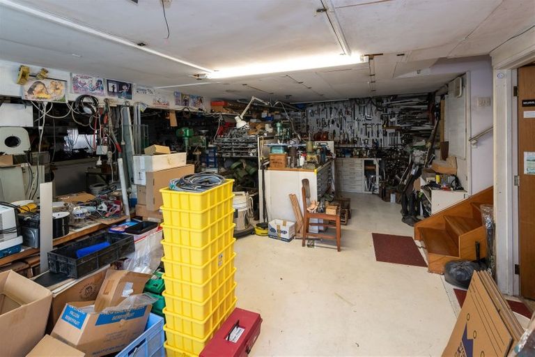 Photo of property in 41 Beechdale Crescent, Pakuranga Heights, Auckland, 2010