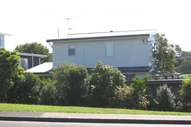 Photo of property in 2/436 Beach Road, Murrays Bay, Auckland, 0630