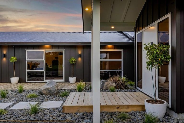 Photo of property in 423 Cardiff Road, Pembroke, Stratford, 4391