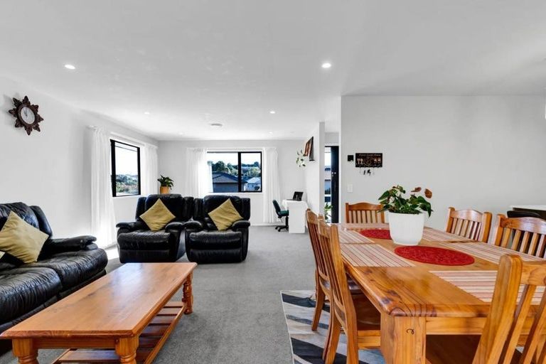 Photo of property in 51 Magnolia Drive, Westown, New Plymouth, 4310